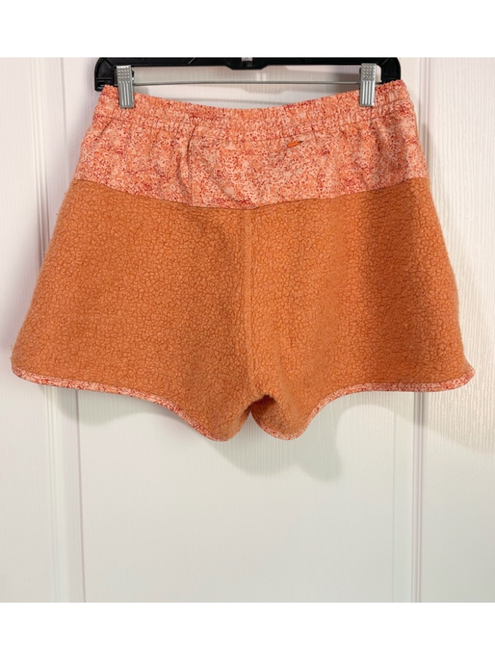 Outdoor Voices MegaFleece Shorts In Papaya/Clementine Colorway‎ - Picture 10 of 11